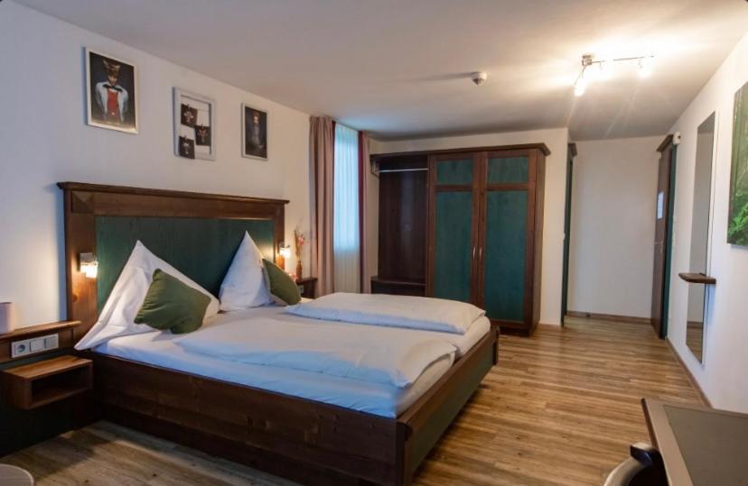 Hotel Restaurant Auerhahn Bad Wildbad Eksteriør billede