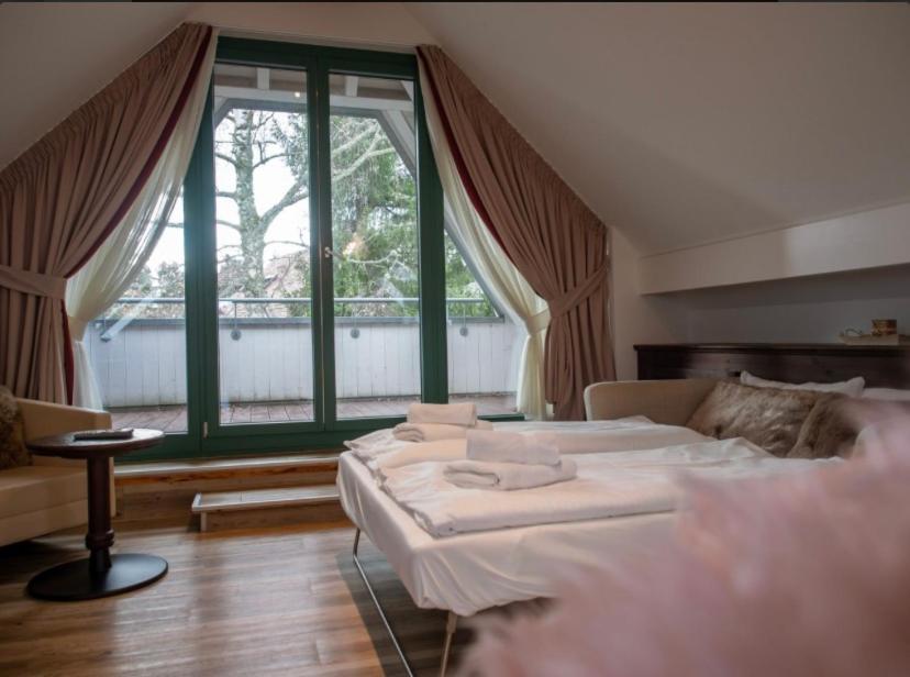 Hotel Restaurant Auerhahn Bad Wildbad Eksteriør billede