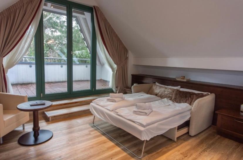 Hotel Restaurant Auerhahn Bad Wildbad Eksteriør billede