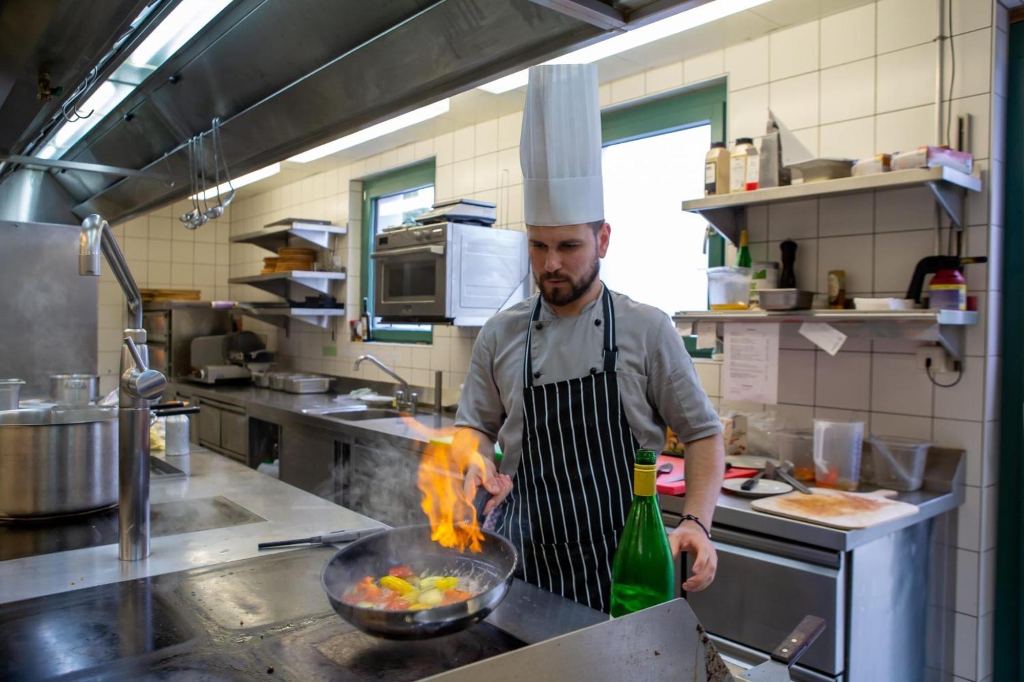 Hotel Restaurant Auerhahn Bad Wildbad Eksteriør billede