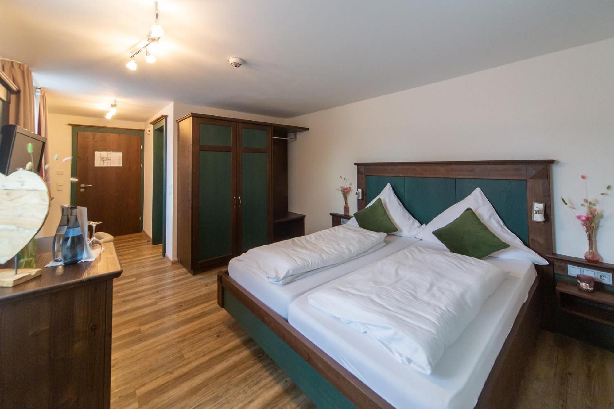 Hotel Restaurant Auerhahn Bad Wildbad Eksteriør billede